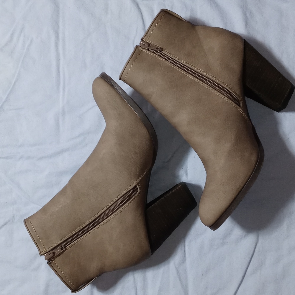 Call It Spring Pydia Block Heel Booties Size 9 - image 2